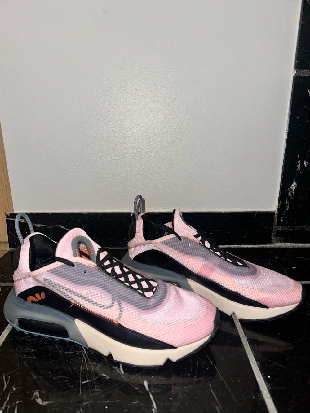 Women’s Nike Air 2000 - Picture 2 of 7